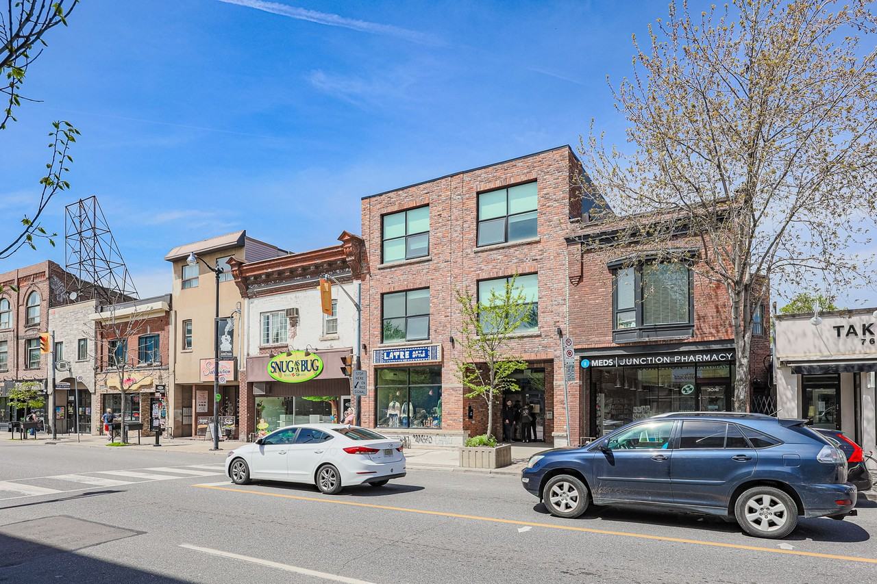 3020 Dundas St W - Photo 3 of 21