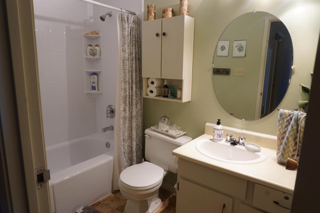 2315 Mcintyre St - Photo 3 of 14