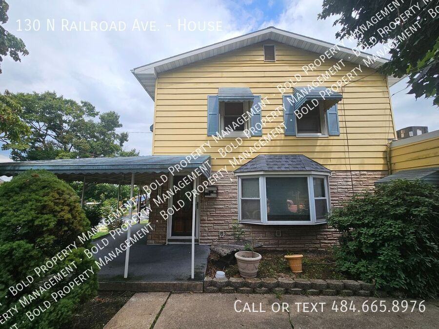 130 N Railroad St - Photo 2 of 18