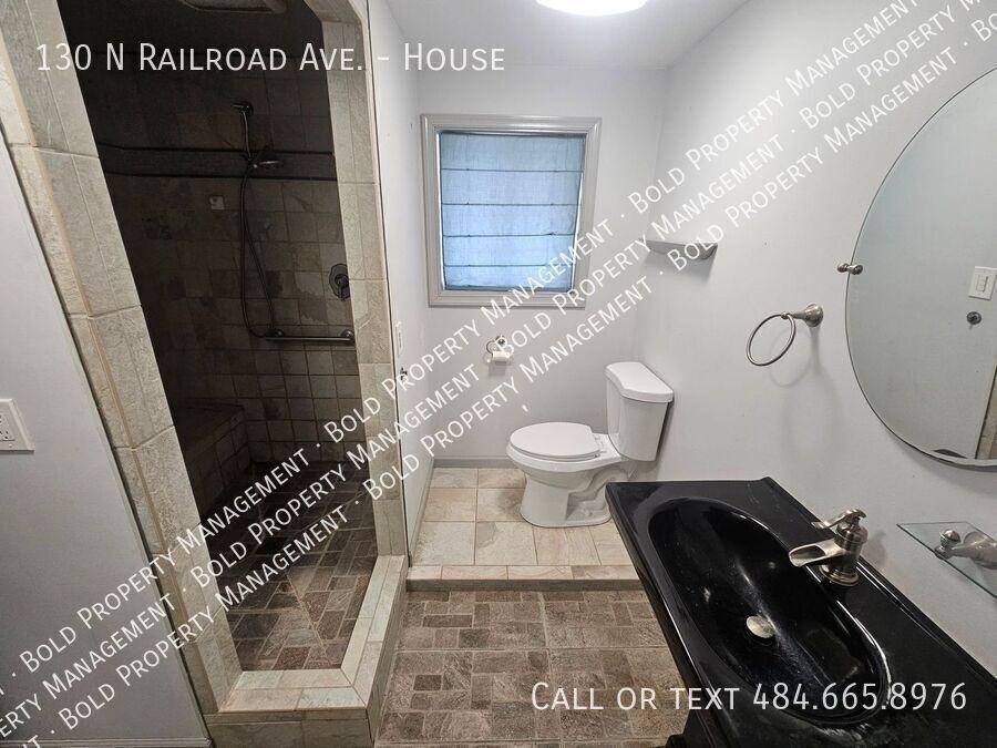 130 N Railroad St - Photo 7 of 18