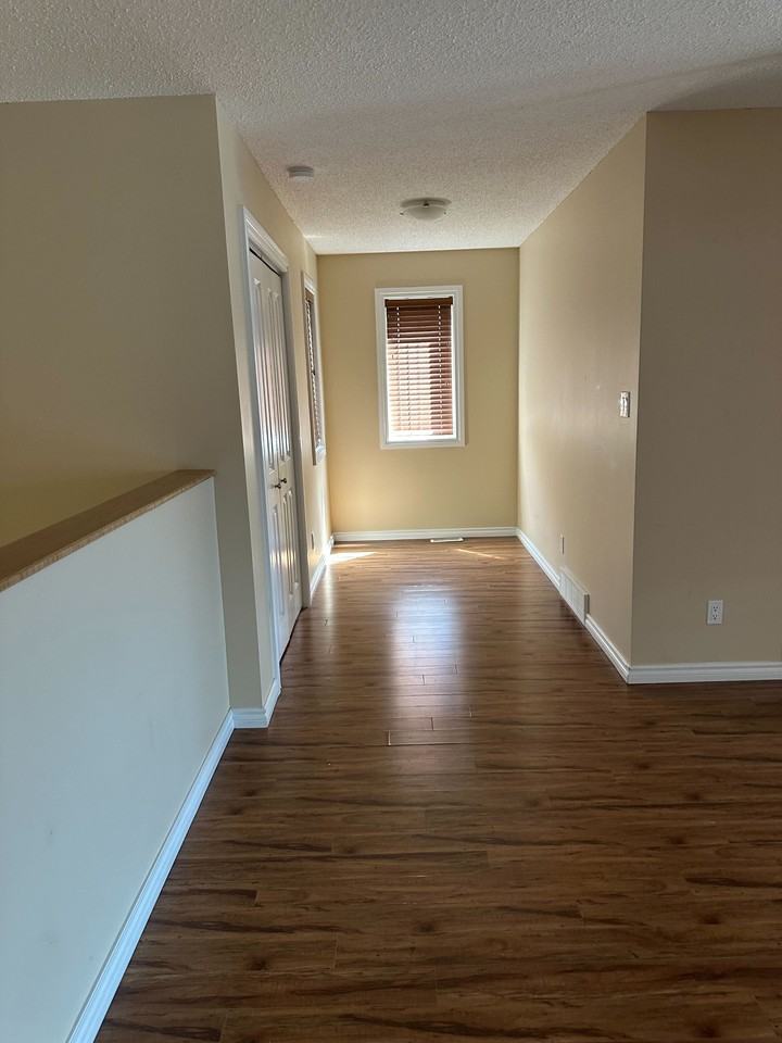 2160 Mcintyre St - Photo 4 of 10
