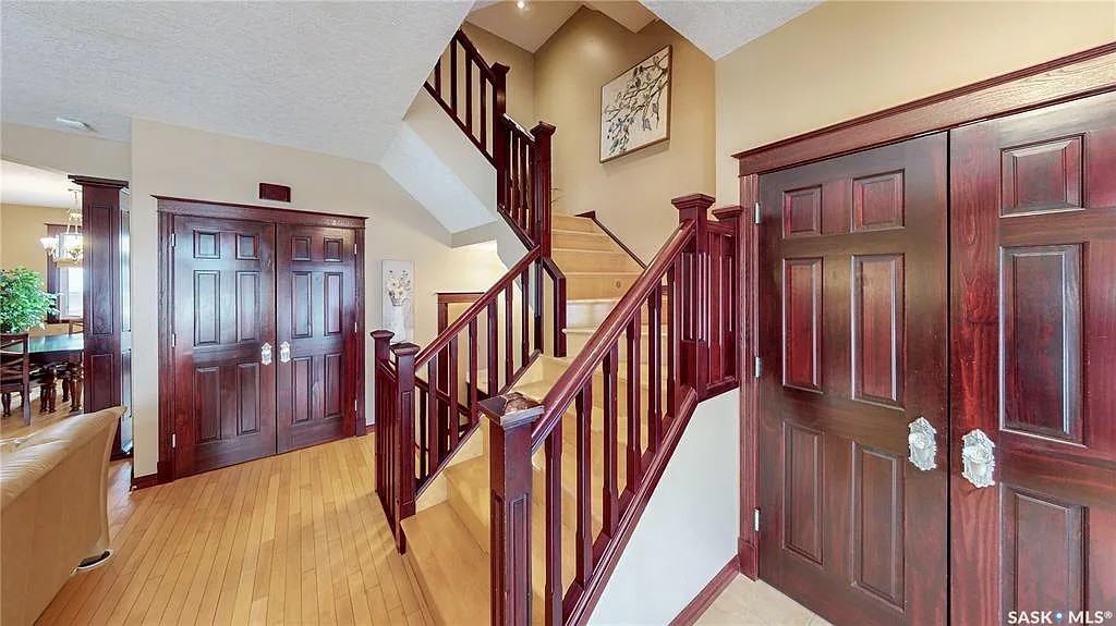 2830 Regina Ave - Photo 3 of 42