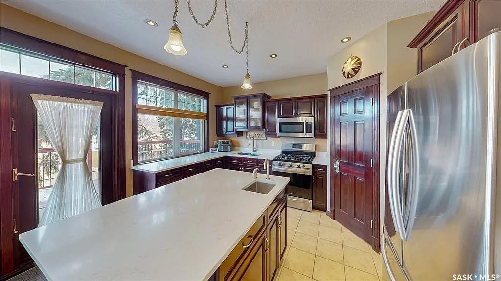 2830 Regina Ave - Photo 6 of 42