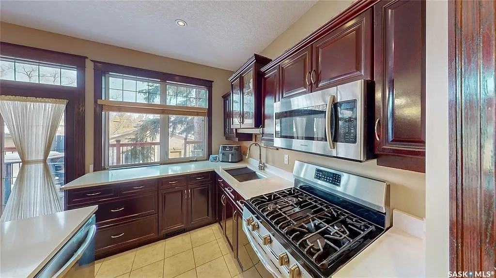 2830 Regina Ave - Photo 7 of 42
