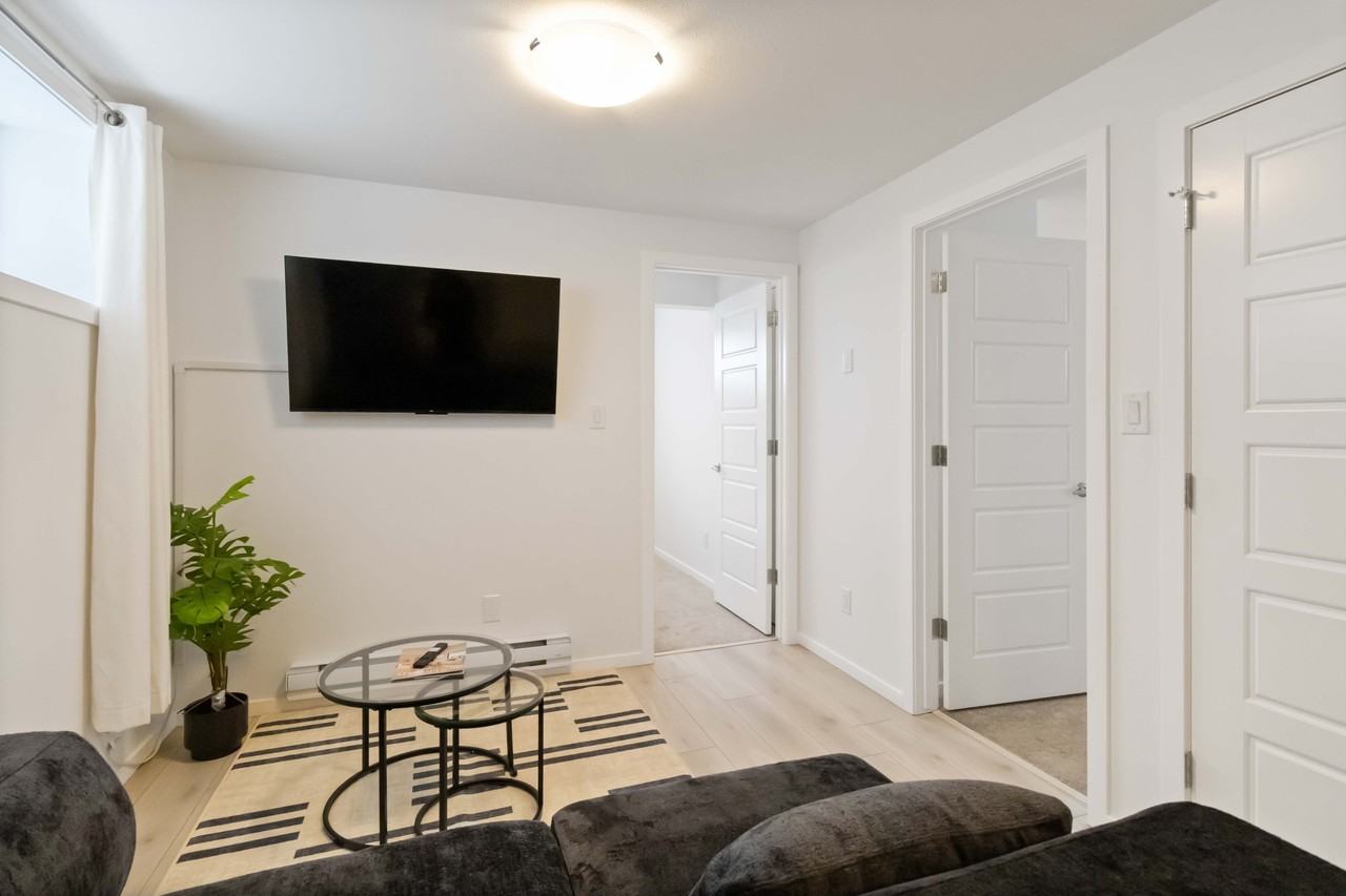1031 Childers Crt - Photo 4 of 19