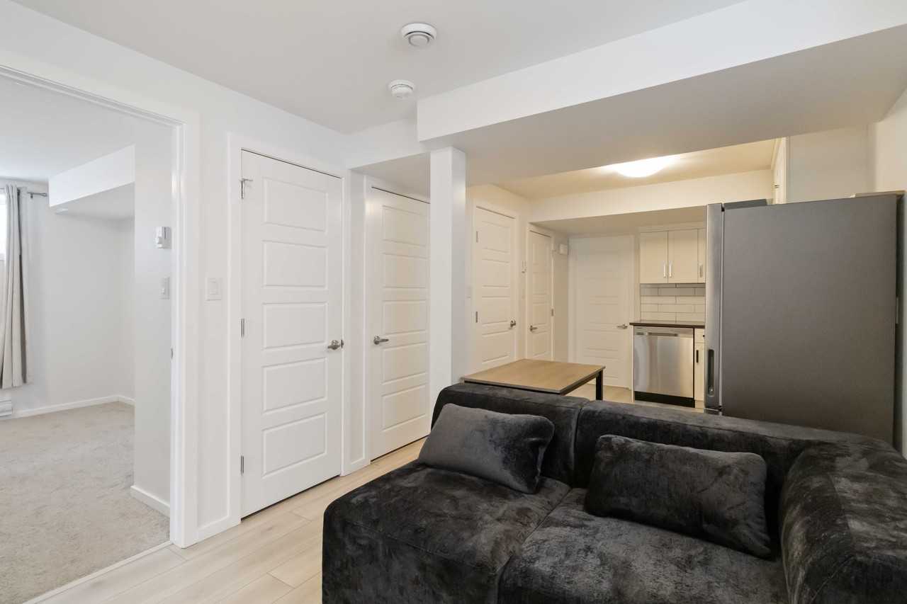 1031 Childers Crt - Photo 5 of 19
