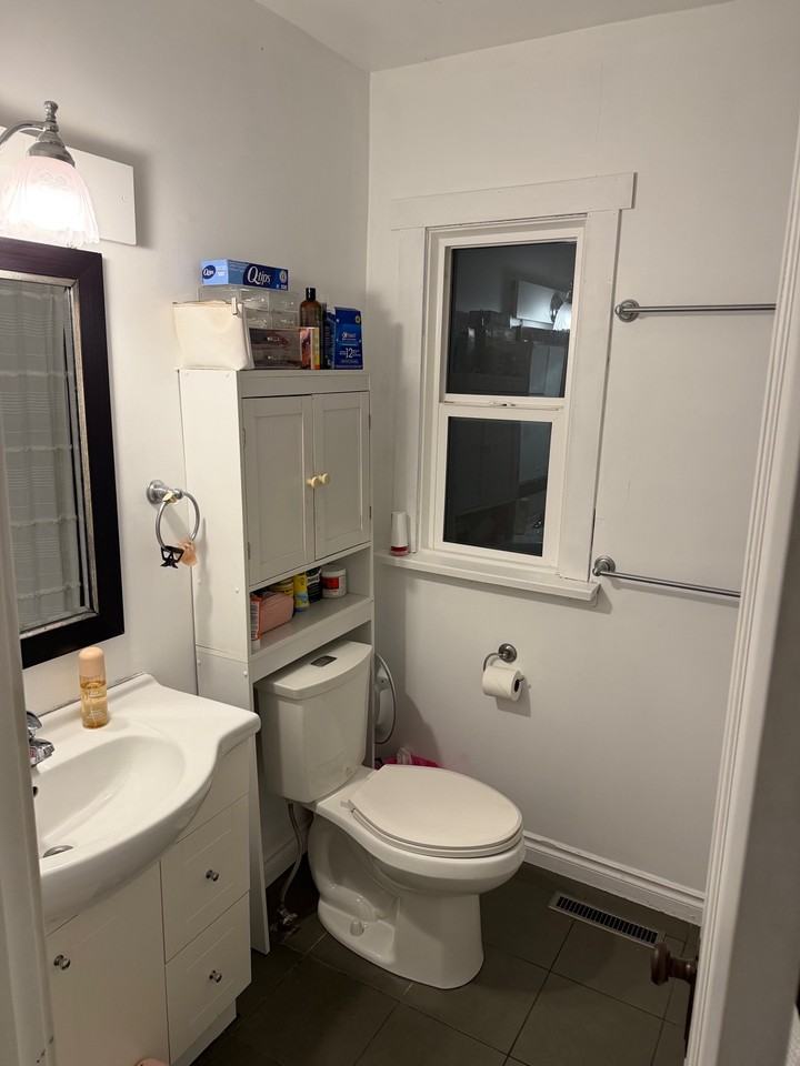 535 College Ave - Photo 6 of 8