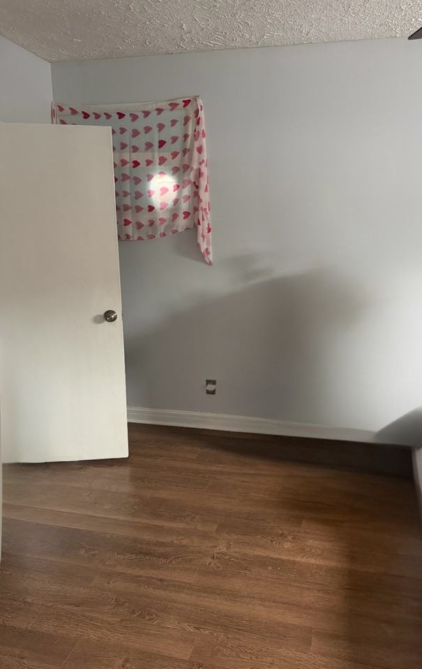 535 College Ave - Photo 7 of 8