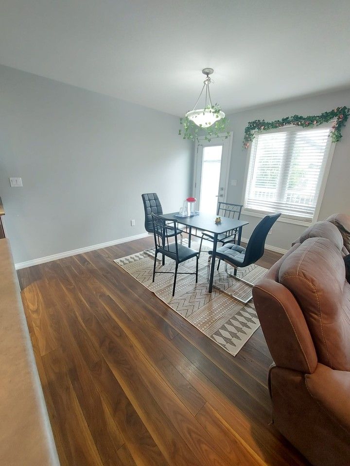 365 Dawson Cres - Photo 7 of 18