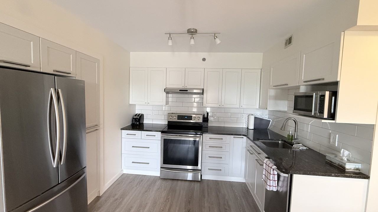 405 5th Ave N - Photo 3 of 17