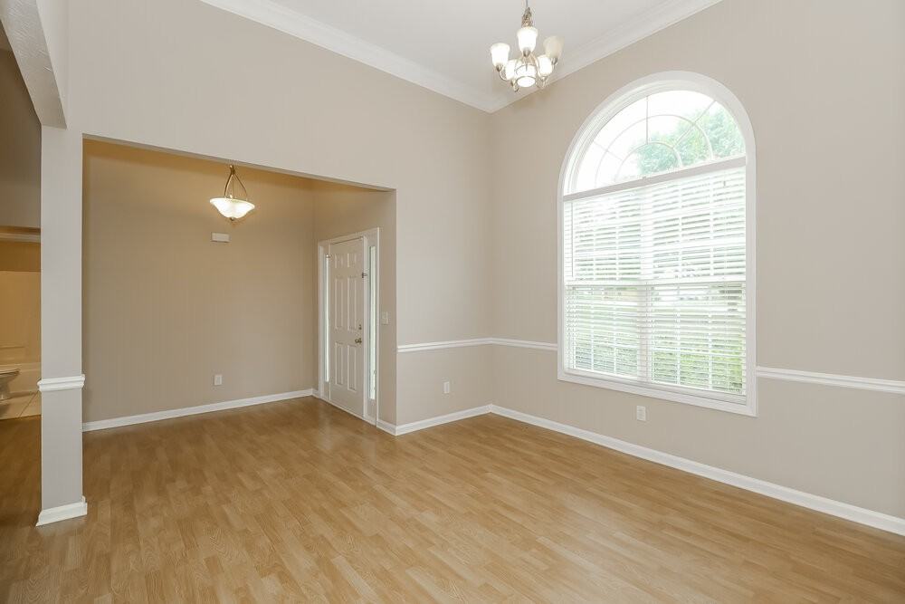 465 Aristocrat Dr - Photo 7 of 17