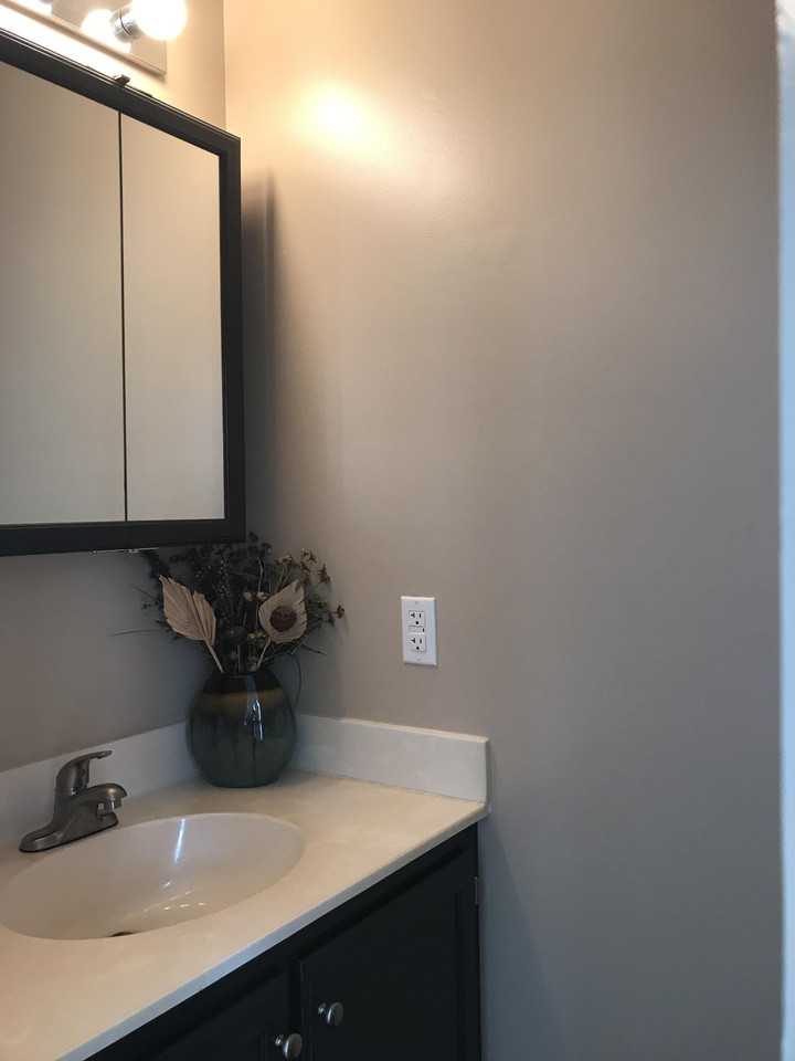 7122 Strawn Ct - Photo 3 of 10