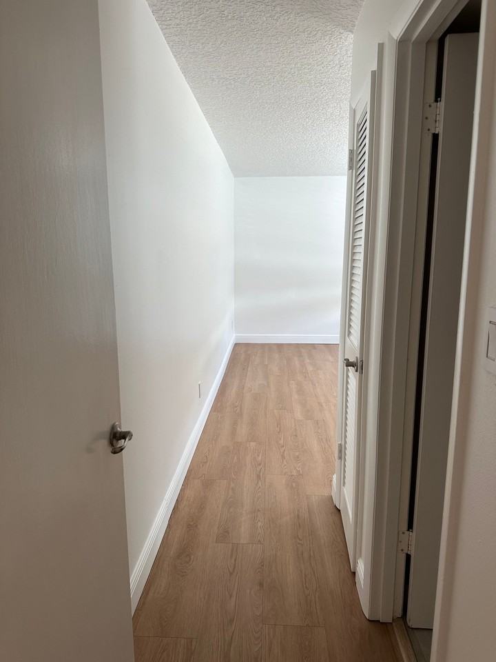 1250 S Denning Dr - Photo 5 of 8