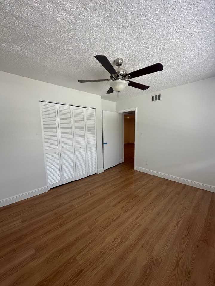 1250 S Denning Dr - Photo 7 of 8
