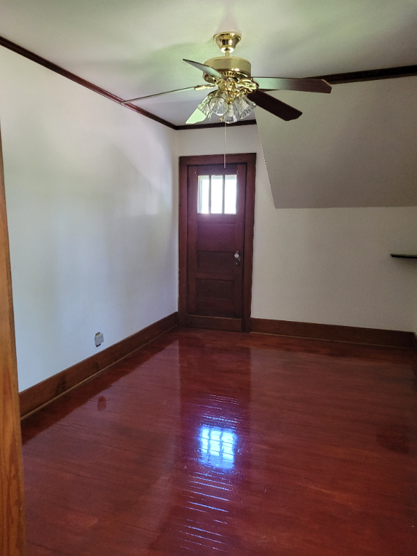 205 Spring St - Photo 5 of 9