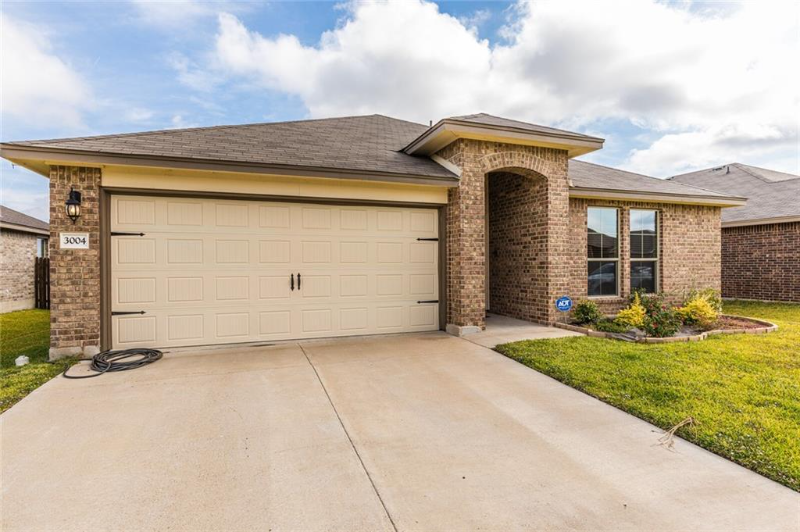 3004 Skinner Dr - Photo 4 of 38