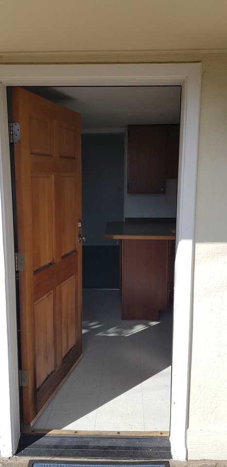 317 D St - Photo 2 of 17