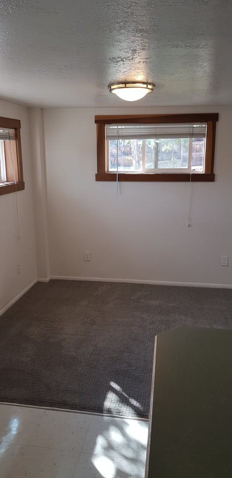 317 D St - Photo 4 of 17