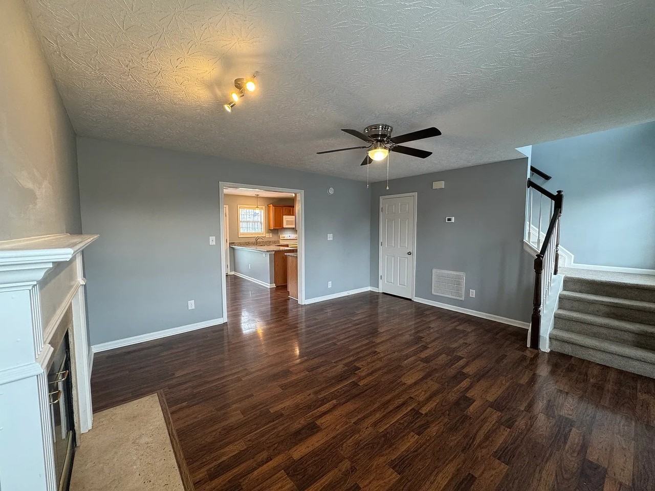 111 Warren Pass - Photo 3 of 37