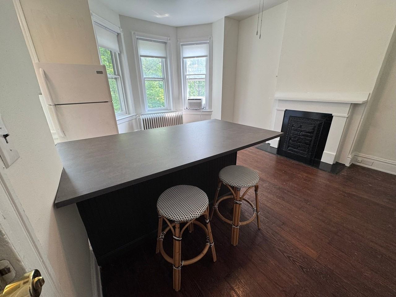 1613 W Grace St #2 - Photo 6 of 17