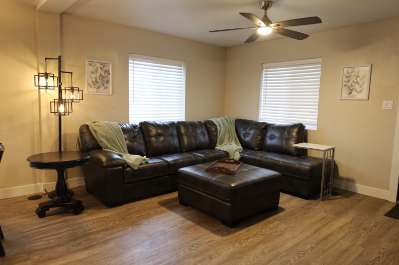 351 N Main St - Photo 4 of 23