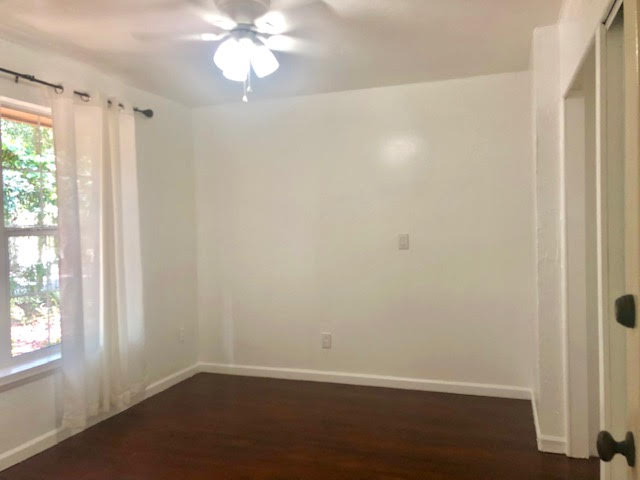 411 Ne 10th St - Photo 4 of 12
