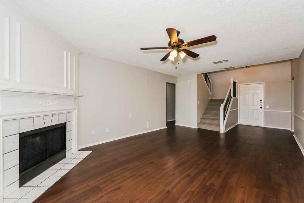3229 Kathy Ln - Photo 4 of 17