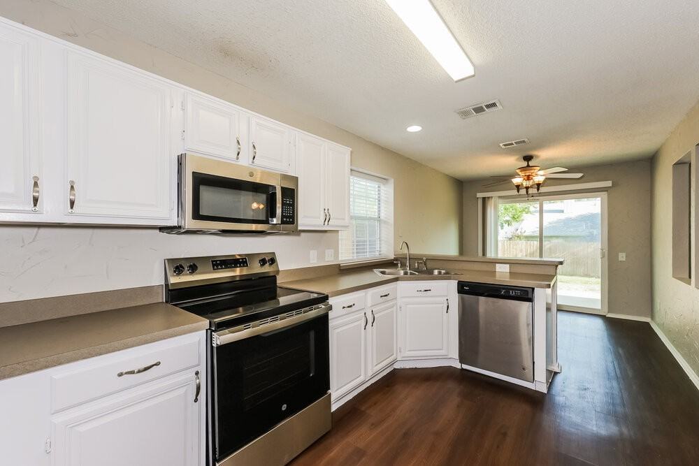 3229 Kathy Ln - Photo 7 of 17