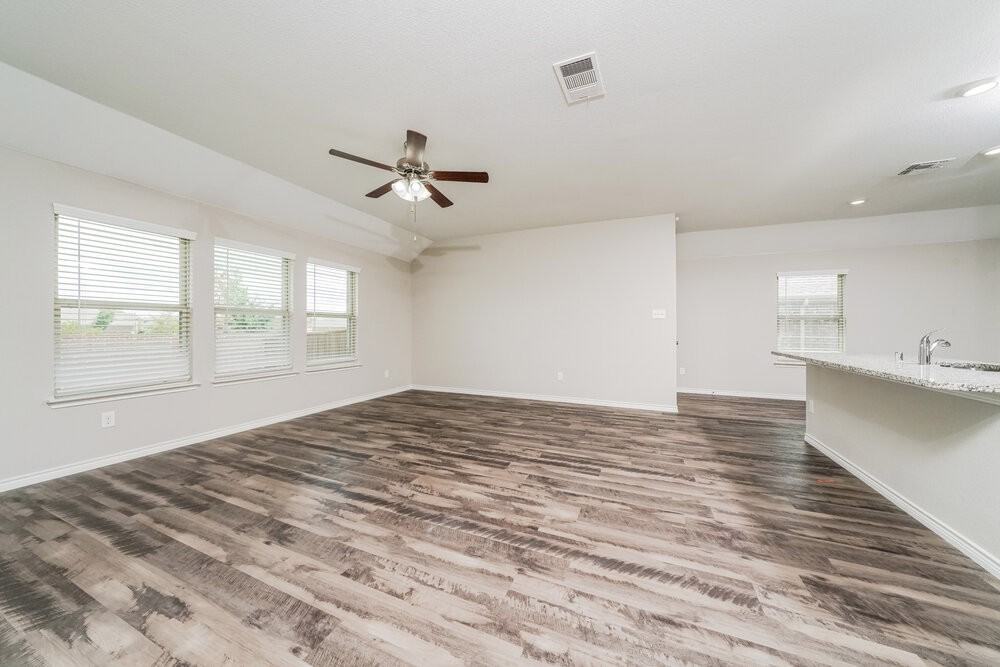 272 Jefferson Ln - Photo 5 of 21