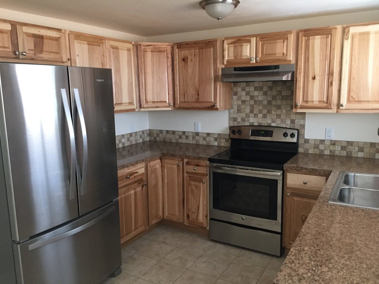 1015 Roosevelt Ave #G - Photo 3 of 17