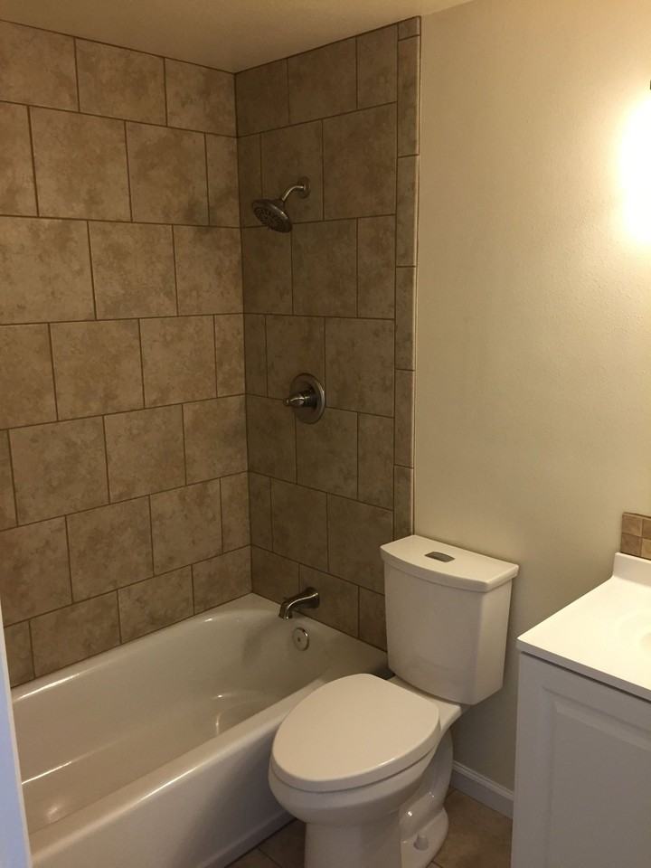 1015 Roosevelt Ave #G - Photo 5 of 17