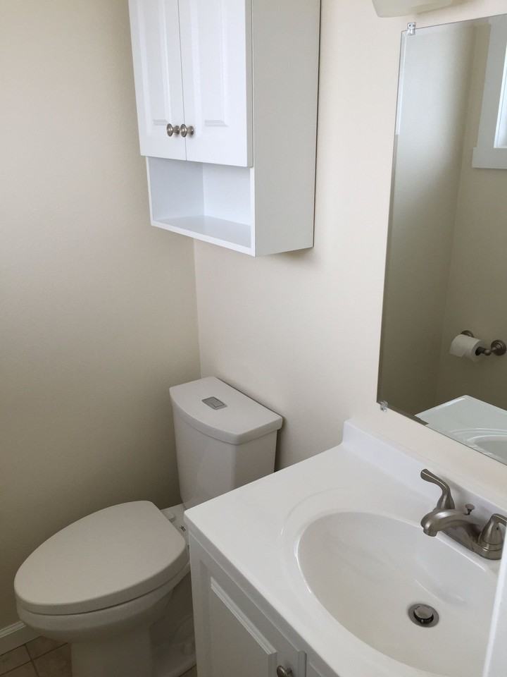 1015 Roosevelt Ave #G - Photo 7 of 17