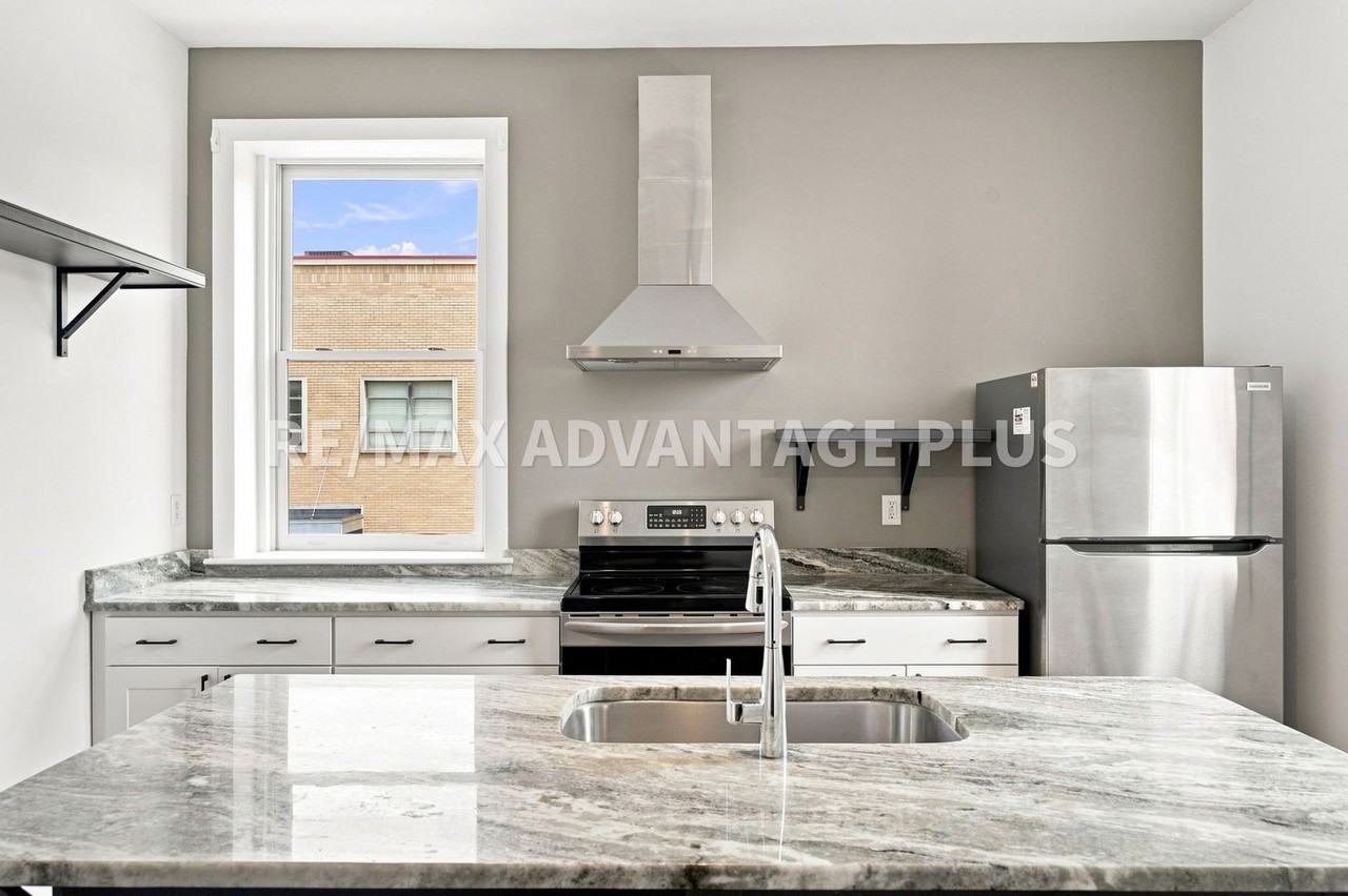 The Doyne Apartments - Photo 5 of 50