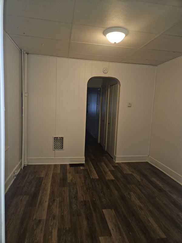 1121 W Poplar St #1 - Photo 6 of 6