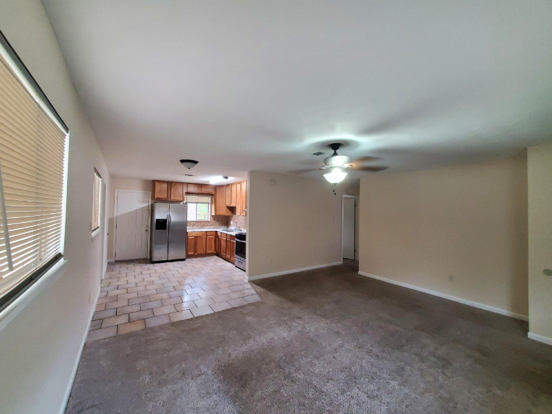 106 Ivy St - Photo 4 of 13