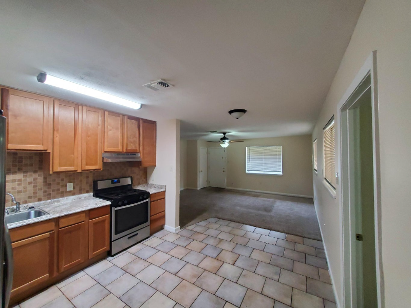 106 Ivy St - Photo 7 of 13
