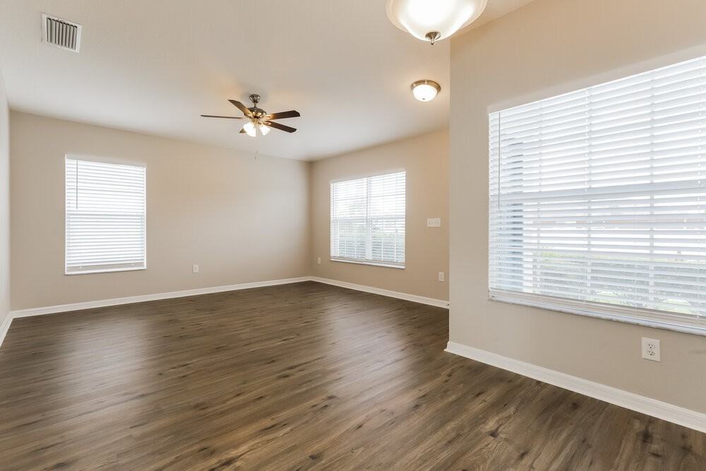 4422 Tina Ln - Photo 4 of 16