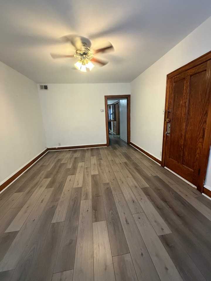 4449 W Walton St #1 - Photo 3 of 10