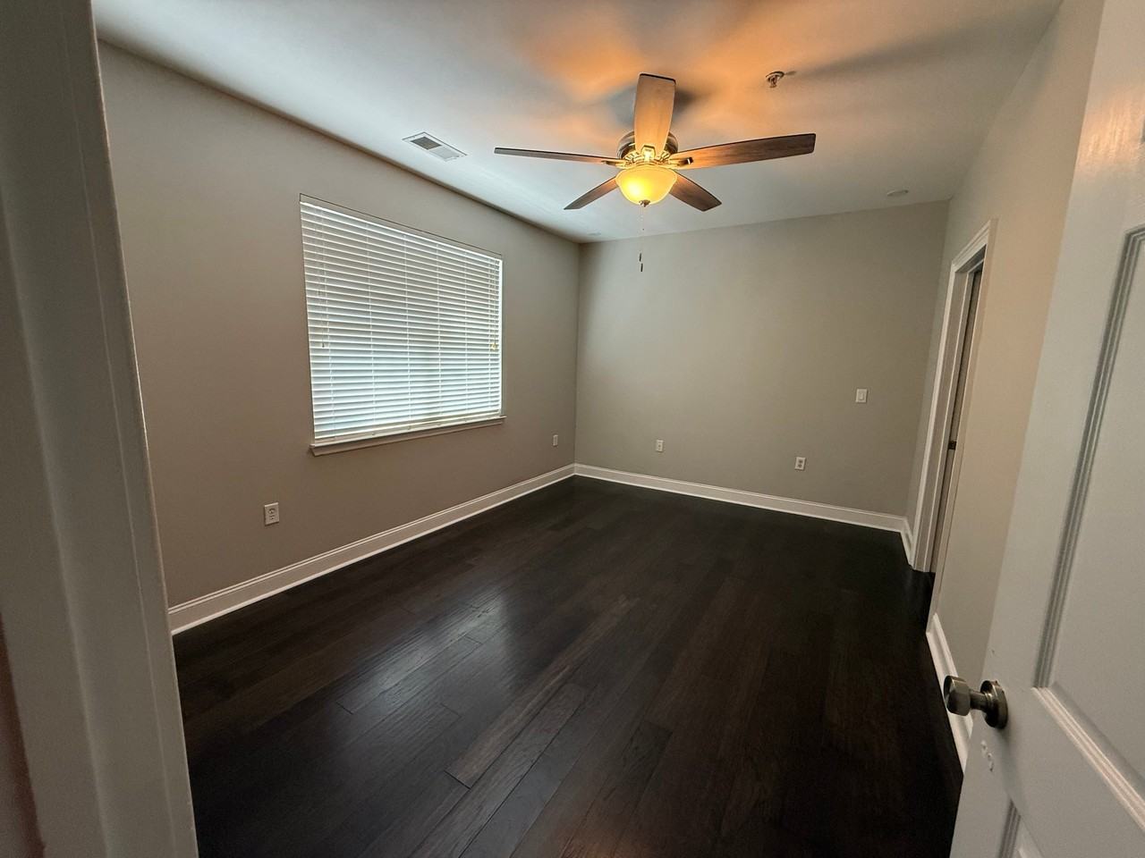 1421 Cambridge Lakes Dr - Photo 6 of 16