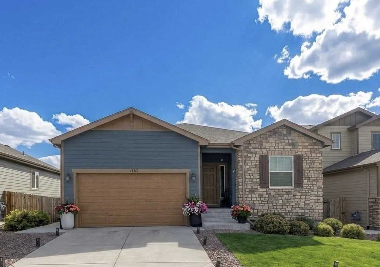 1170 Mcmurdo Cir - Photo 2 of 32
