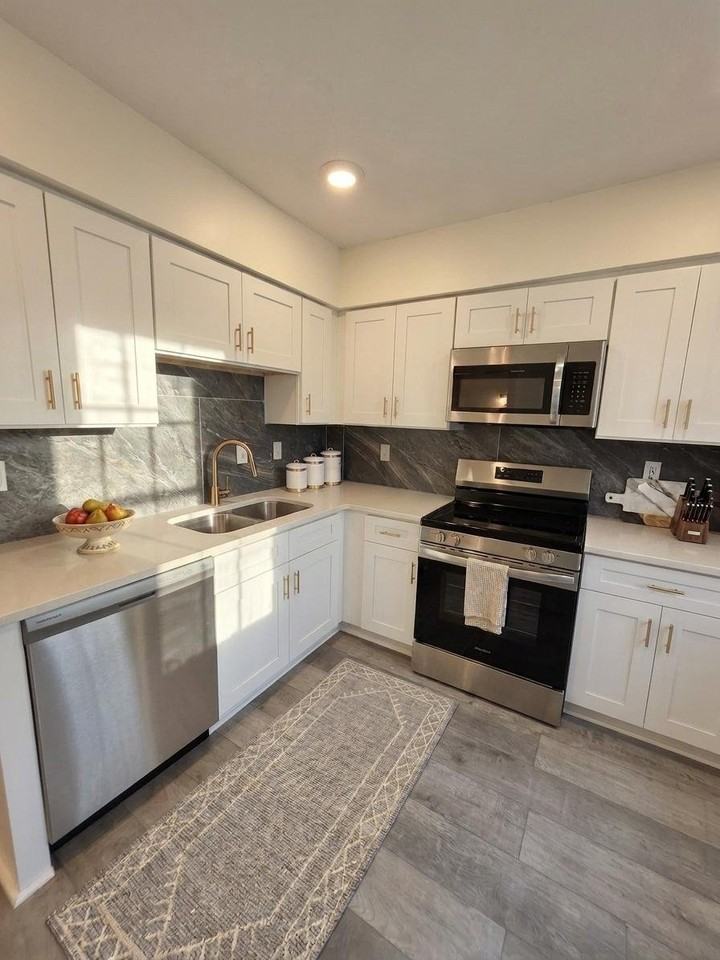 2239 Denver Ave - Photo 5 of 14