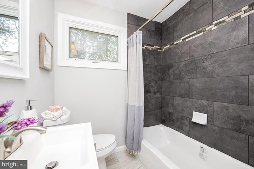105 Ramble Rd - Photo 3 of 11