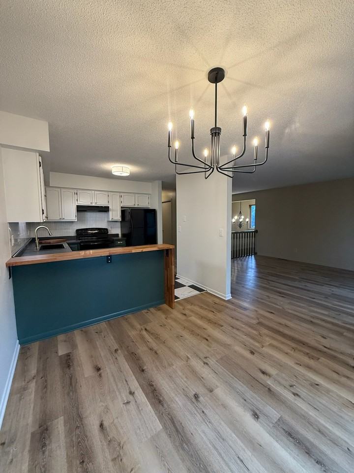 8916 Magnolia Ln N - Photo 5 of 20