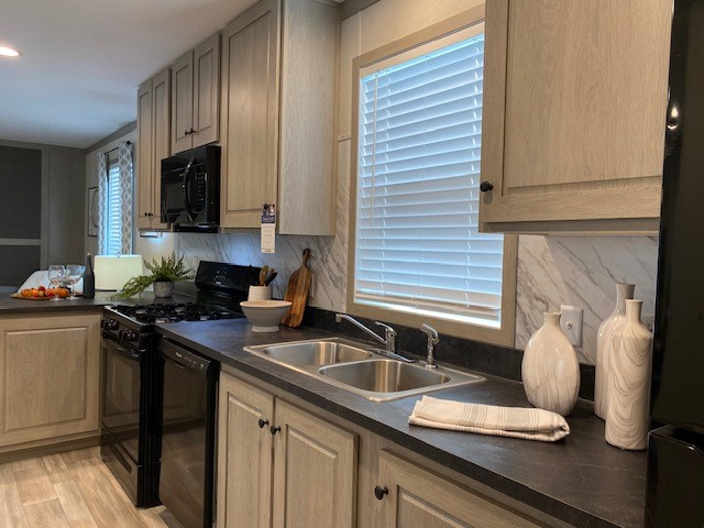 1170 Ironstone Dr - Photo 3 of 15