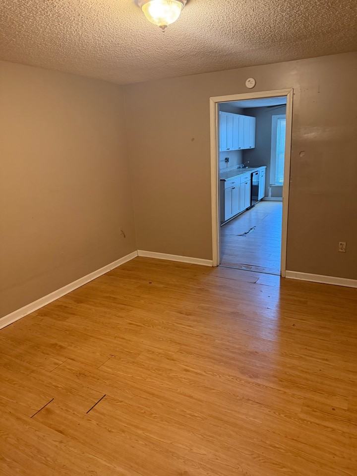 410 N Fowlkes Ave #B - Photo 2 of 5