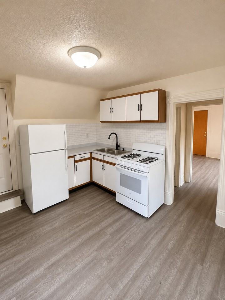 1913 Carroll Ave #4 - Photo 3 of 10