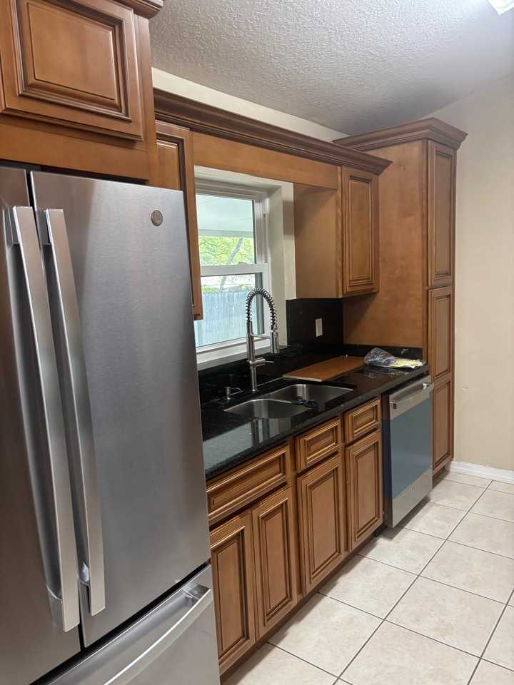 201 E Baker St - Photo 2 of 7
