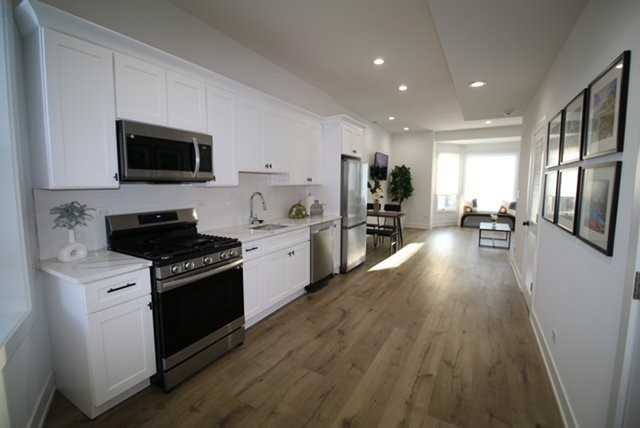 4351 S Oakenwald Ave #2 - Photo 4 of 10