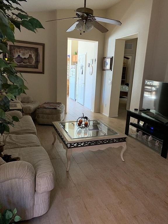 942 S Balboa Dr - Photo 4 of 16