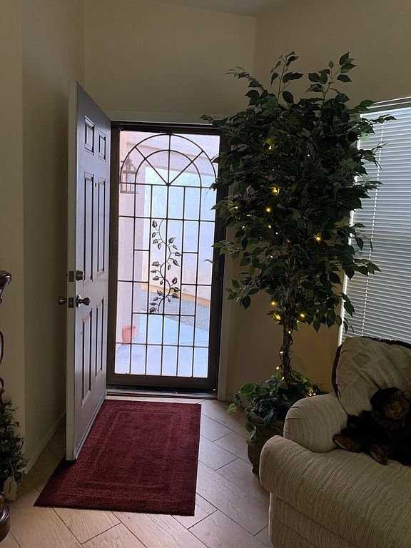942 S Balboa Dr - Photo 5 of 16